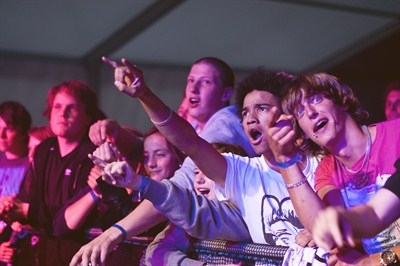 EKSTRA Publikum på New Riot Jorddunst 2010 Foto Helene Kristiansen.jpg